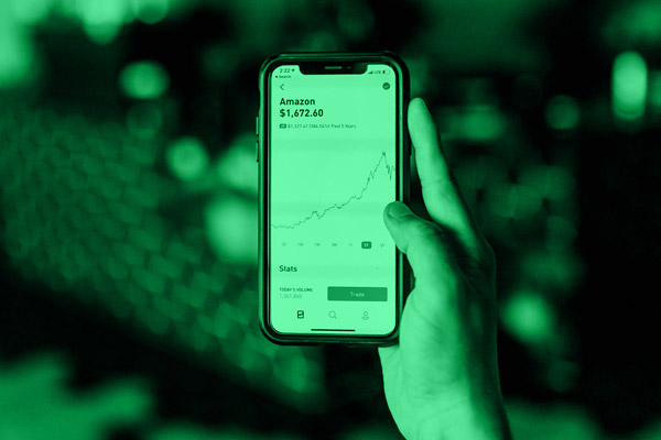Gamification und Finanzen – Trading App auf dem Handy